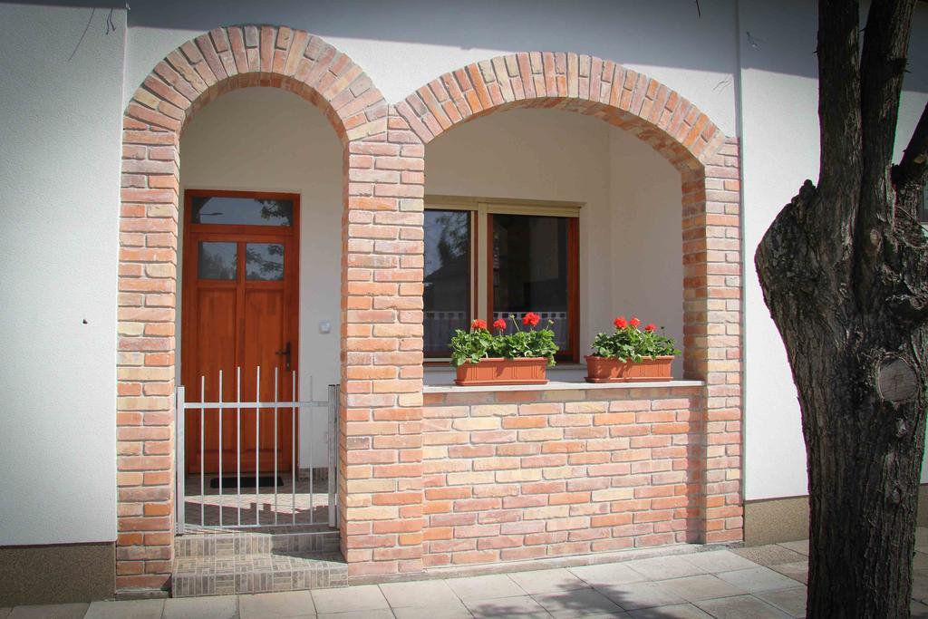 Oázis Apartmanok Mórahalom Szoba fotó